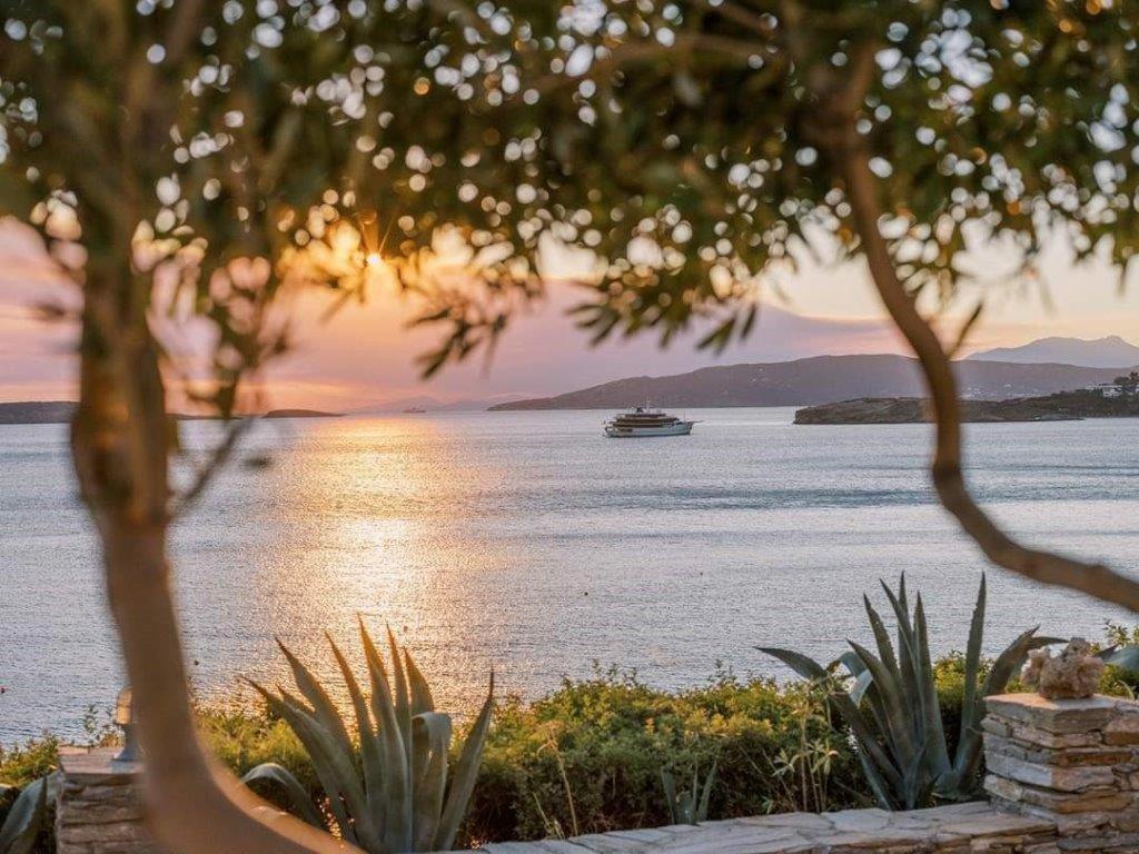 Aneroussa Beach Hotel Bací Kültér fotó