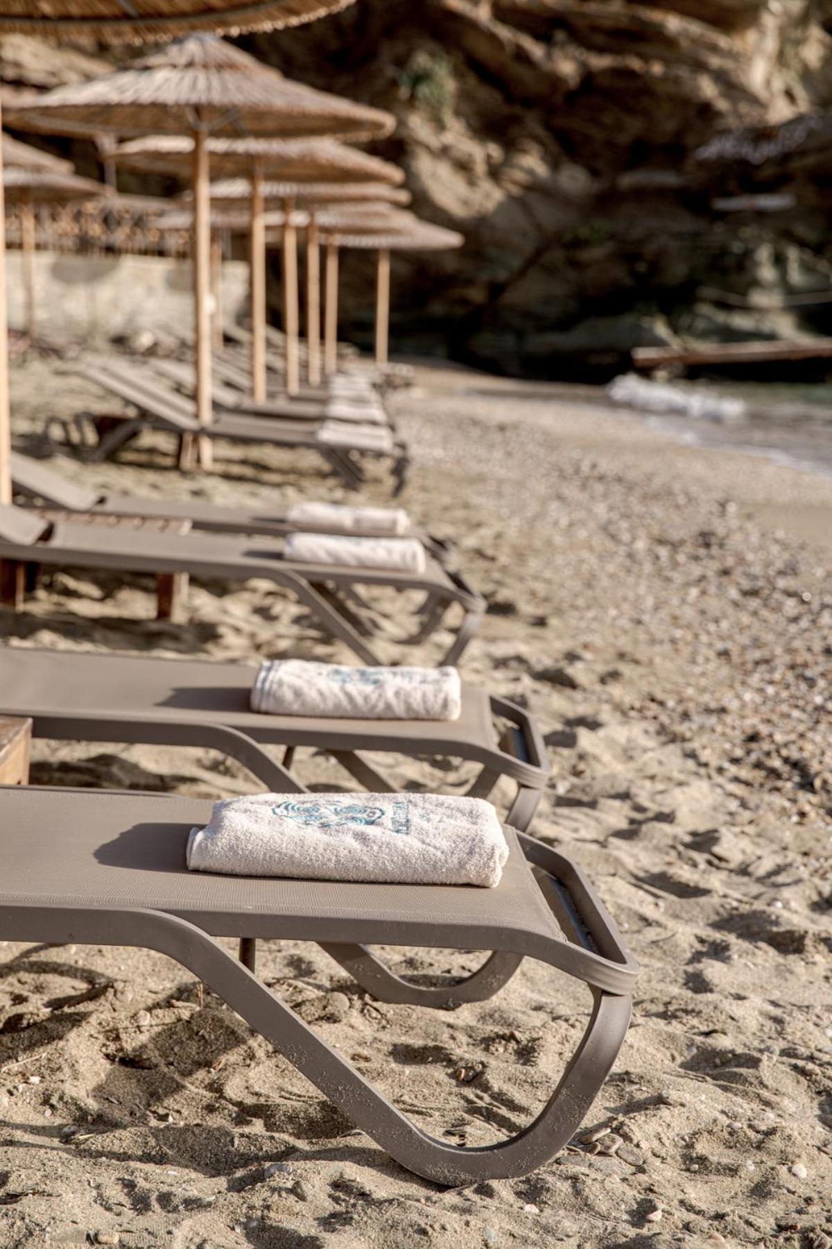 Aneroussa Beach Hotel Bací Kültér fotó