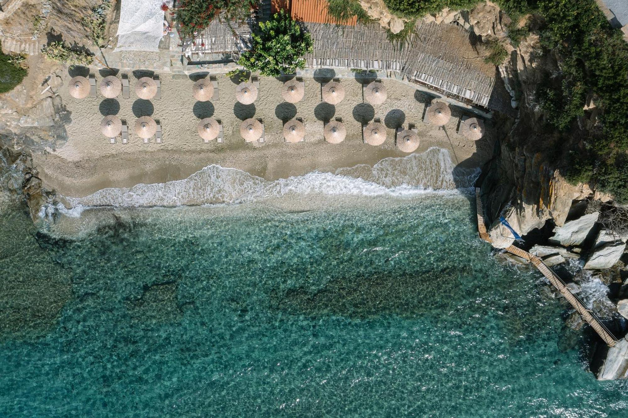 Aneroussa Beach Hotel Bací Kültér fotó