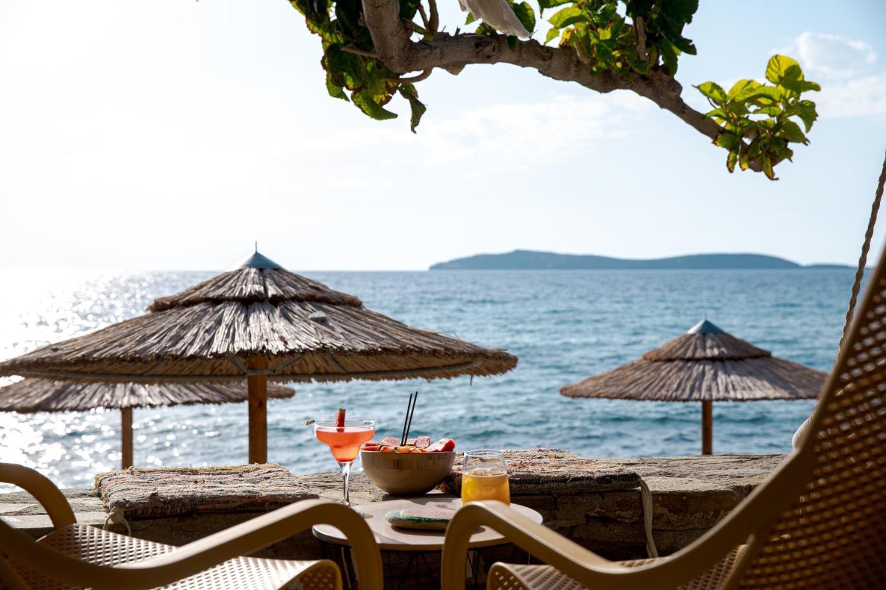 Aneroussa Beach Hotel Bací Kültér fotó