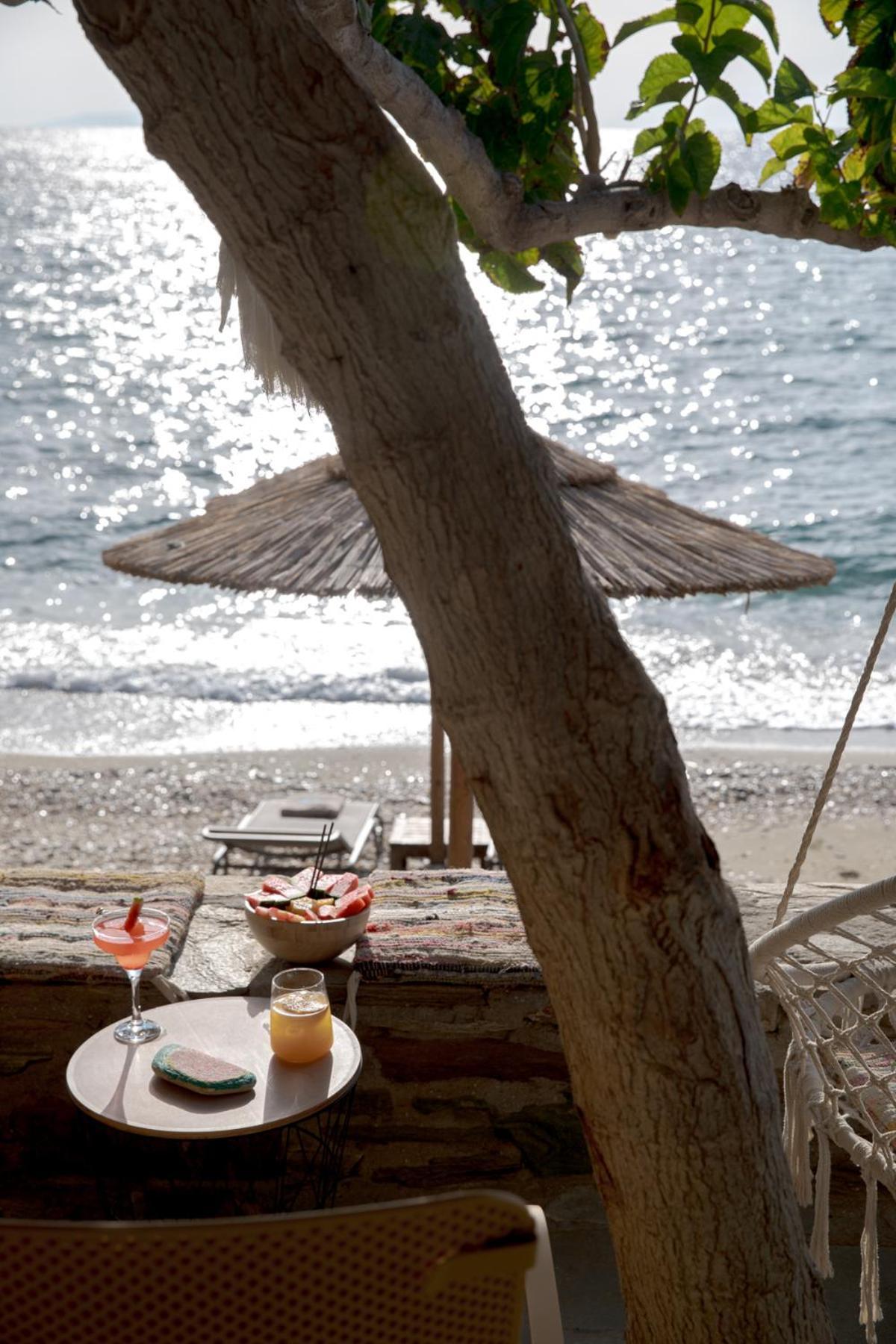 Aneroussa Beach Hotel Bací Kültér fotó