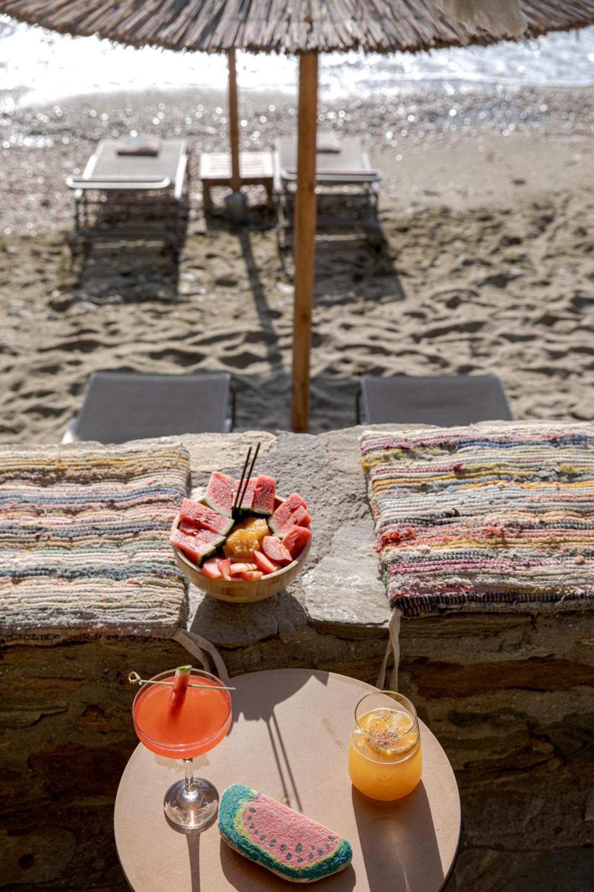 Aneroussa Beach Hotel Bací Kültér fotó