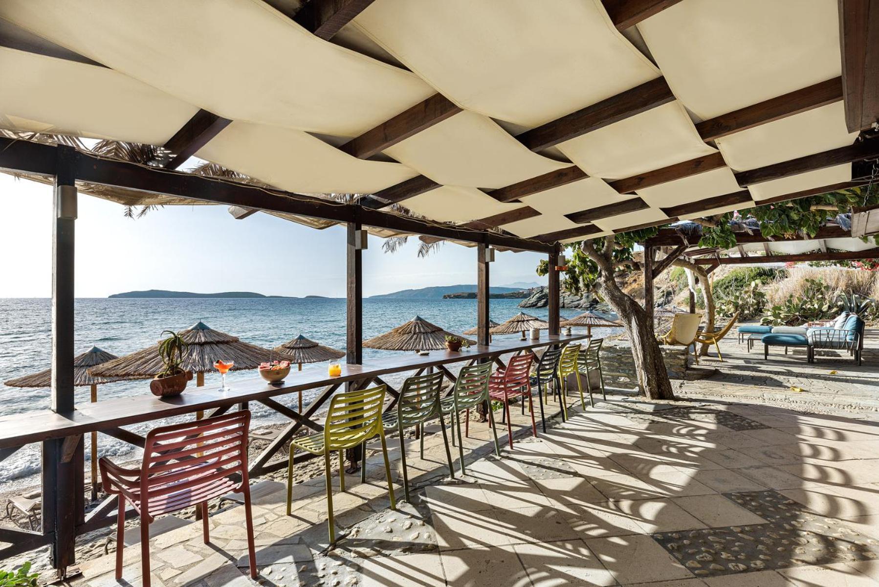 Aneroussa Beach Hotel Bací Kültér fotó