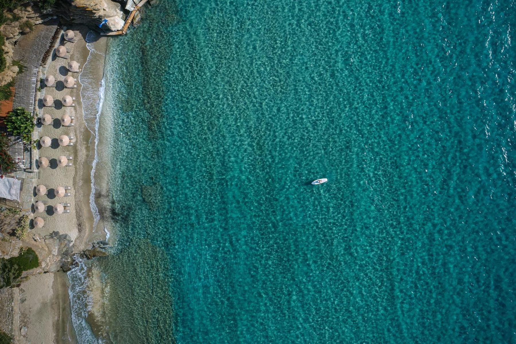 Aneroussa Beach Hotel Bací Kültér fotó