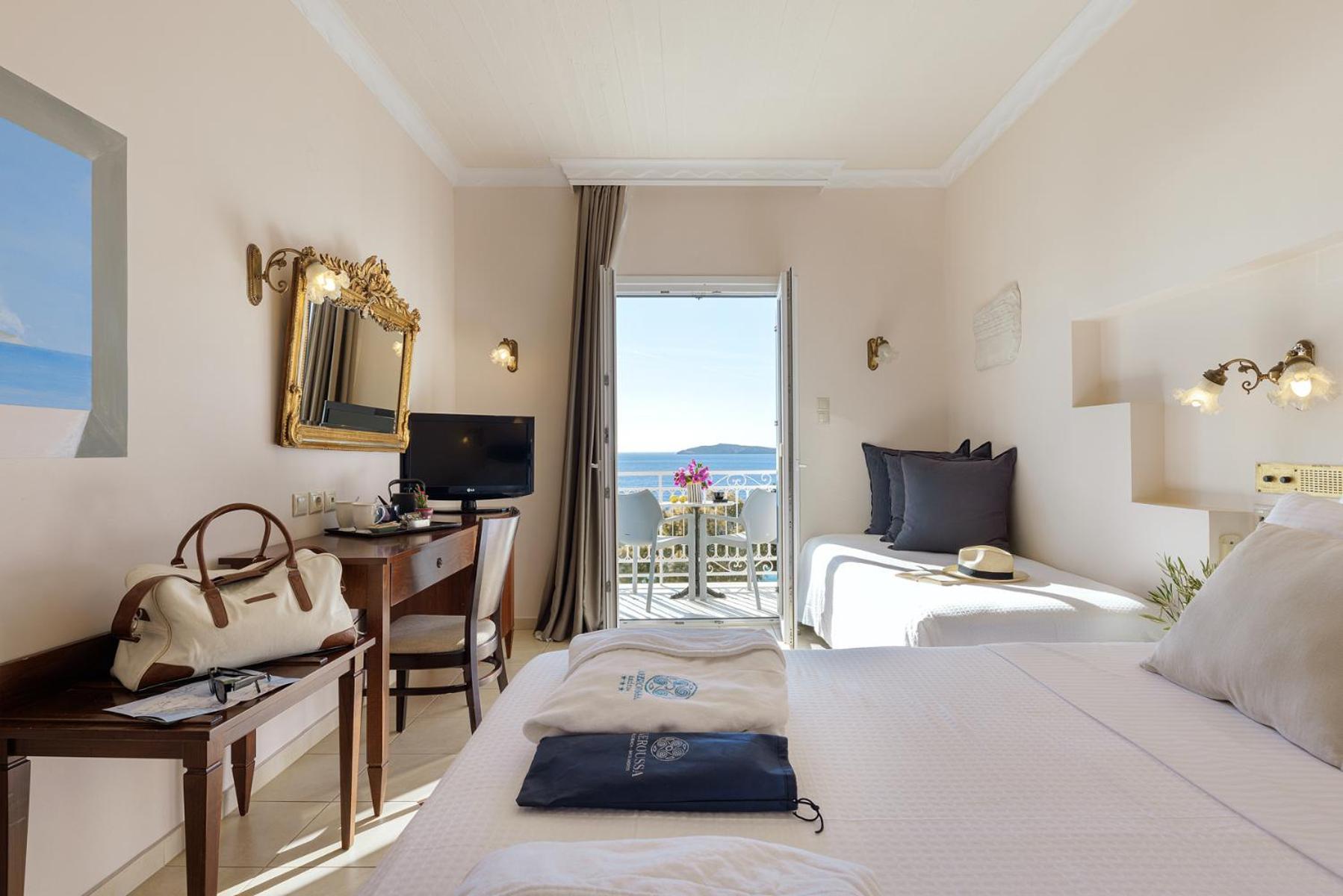 Aneroussa Beach Hotel Bací Kültér fotó